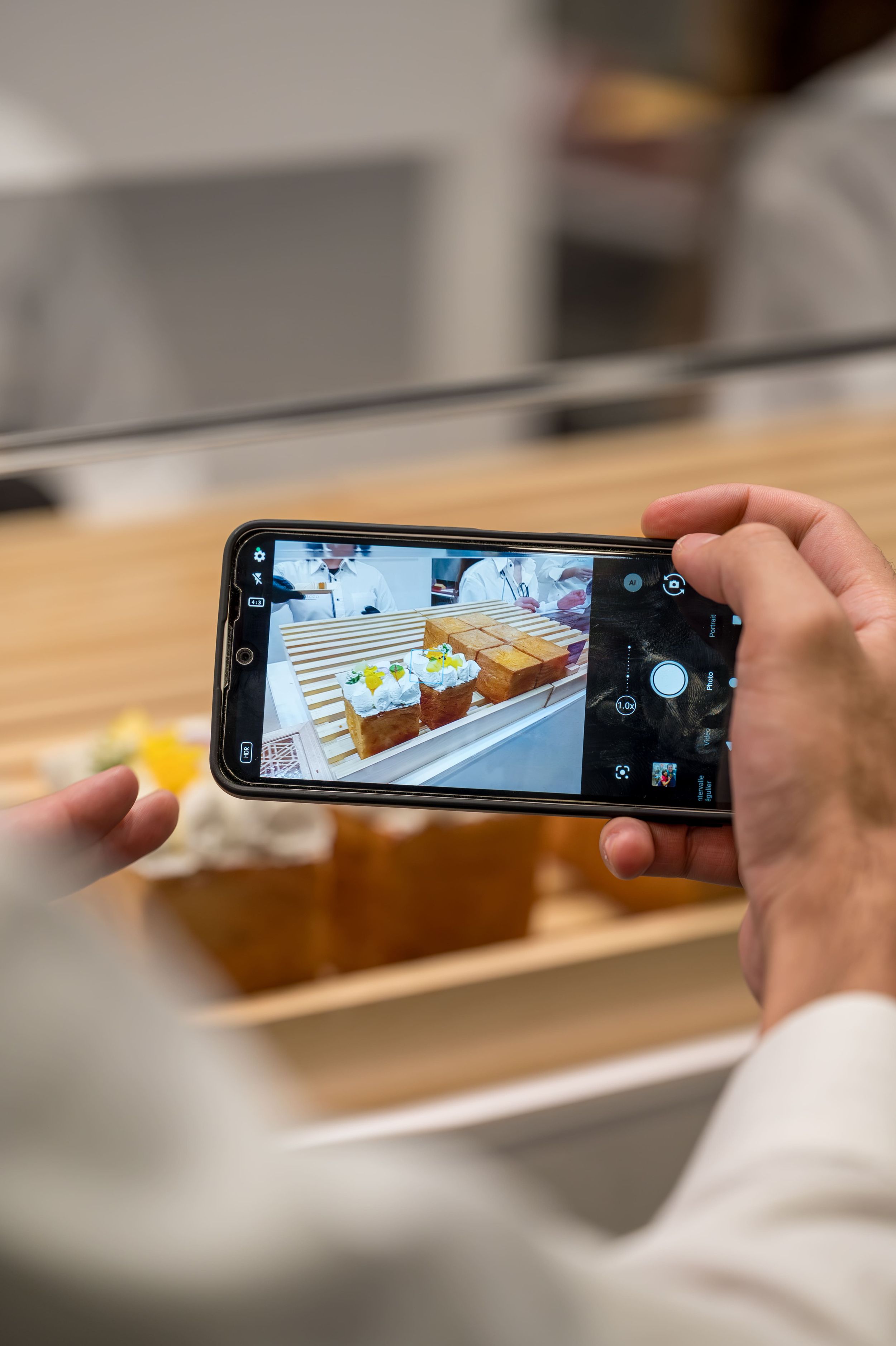 Réalisation d'un shooting au salon du chocolat pour la marque Hacco. Photographe: Mélanie Rousselle