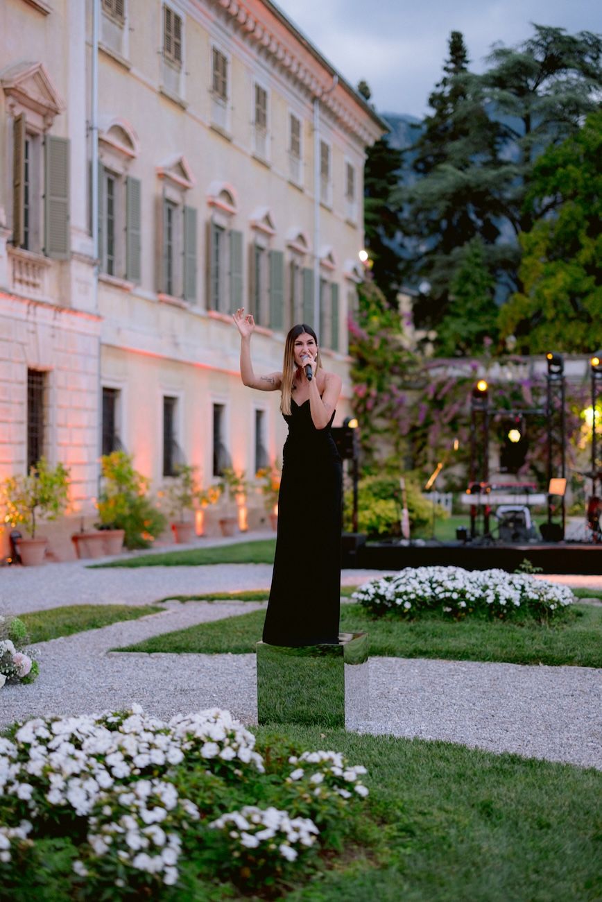 Live music with singer and sax during the wedding reception at Villa Bettoni, Lake Garda. Italy. Planning and Design by Solidea Events