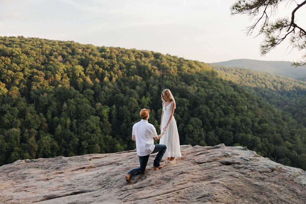 hawksbill crag engagement photos