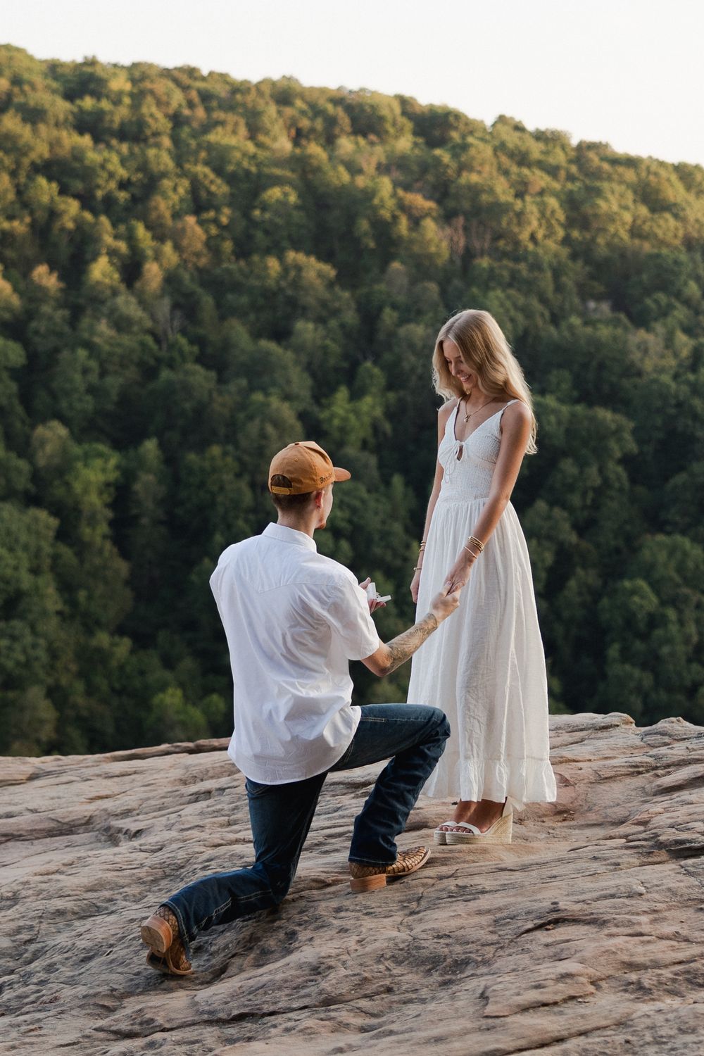 hawksbill crag engagement photos
