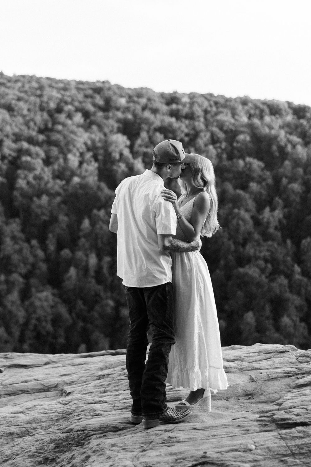hawksbill crag engagement photos