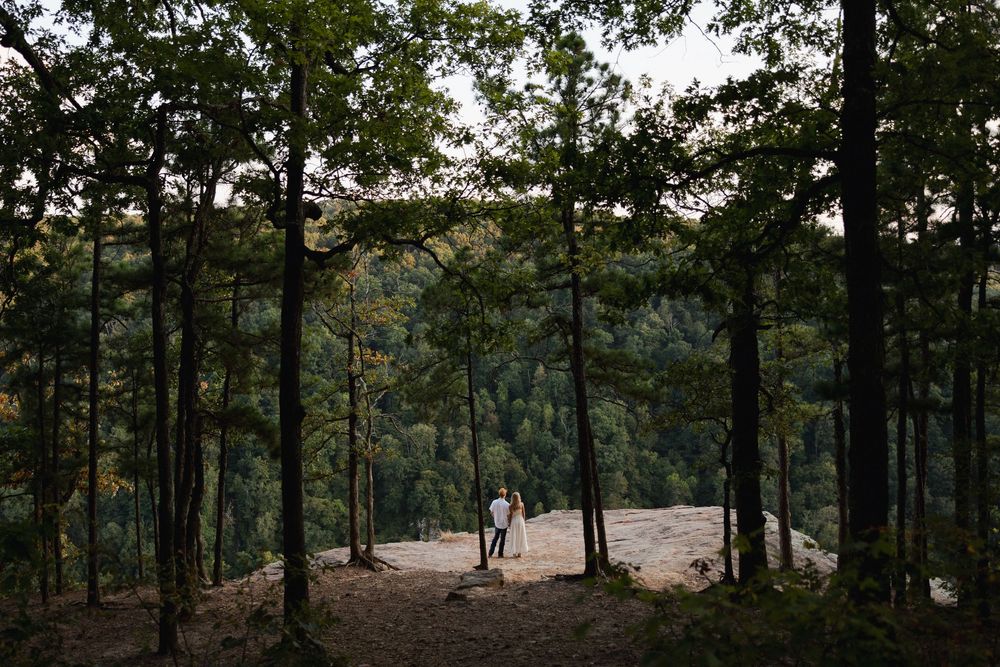 hawksbill crag engagement photos