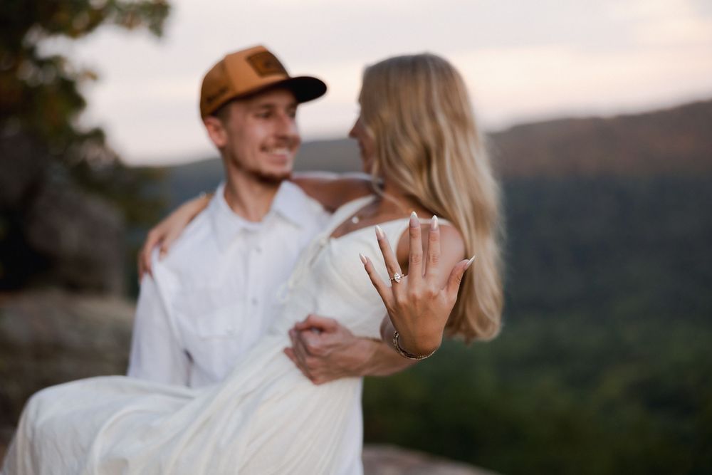 hawksbill crag engagement photos