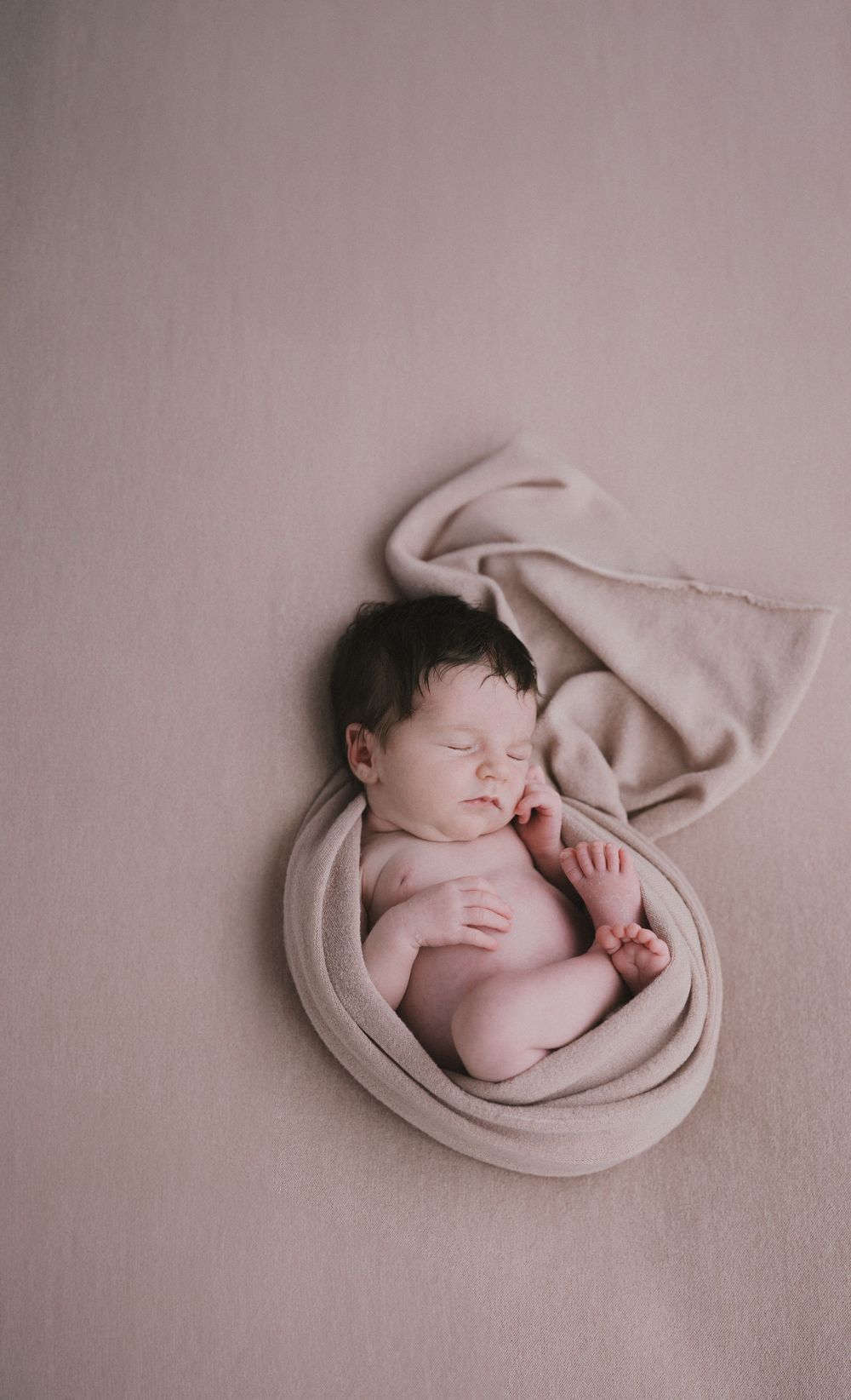 Newborn shoots photography Lugano Ticino