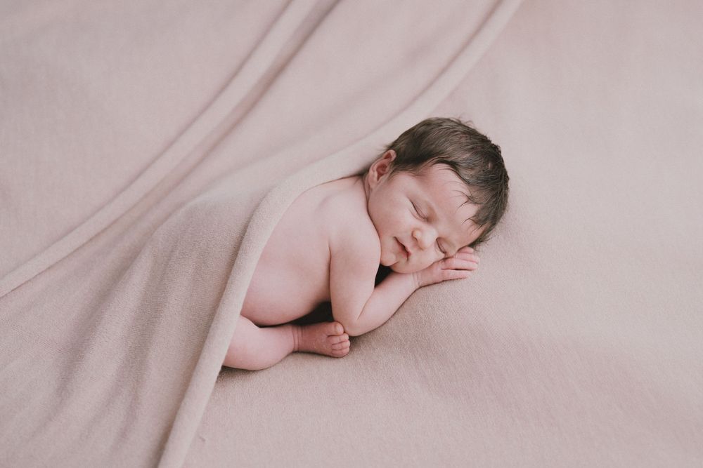 Newborn shoots photography Lugano Ticino