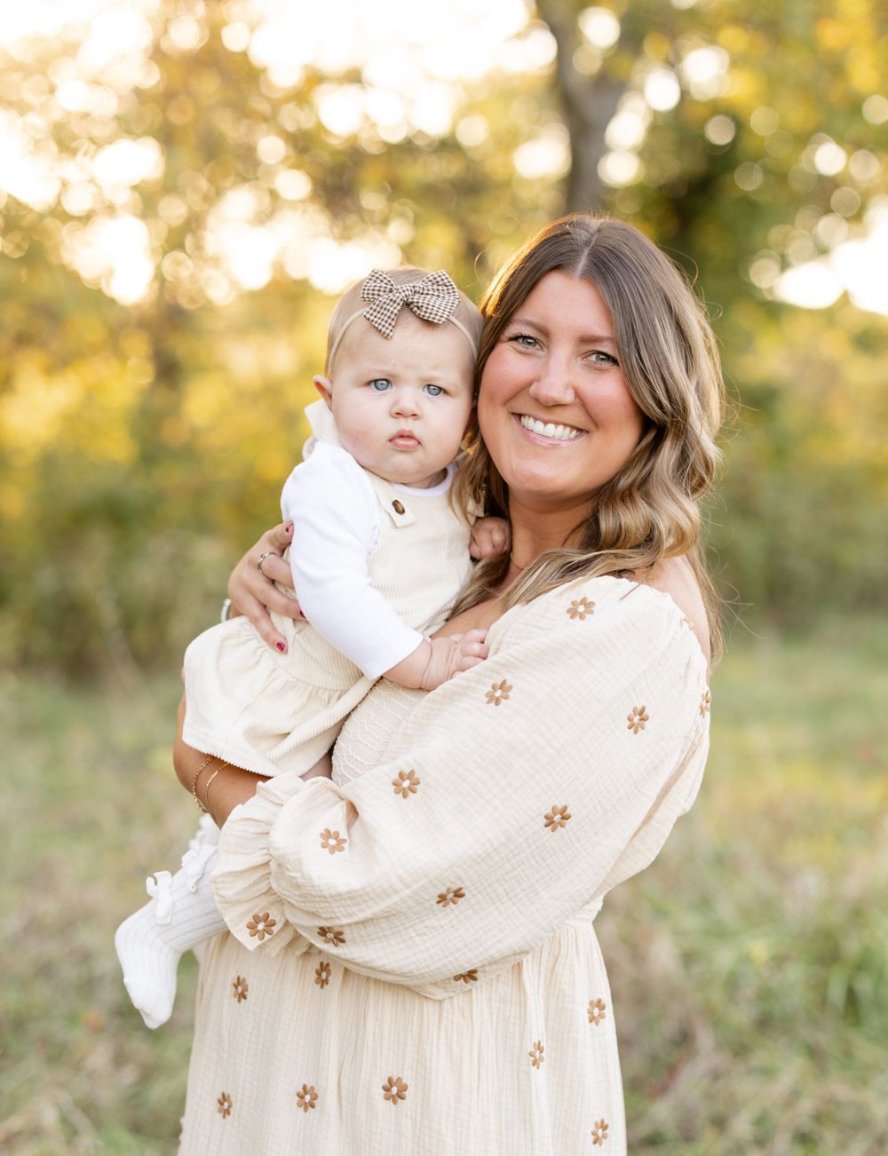 mom and daughter at family photos in Ofallon MO