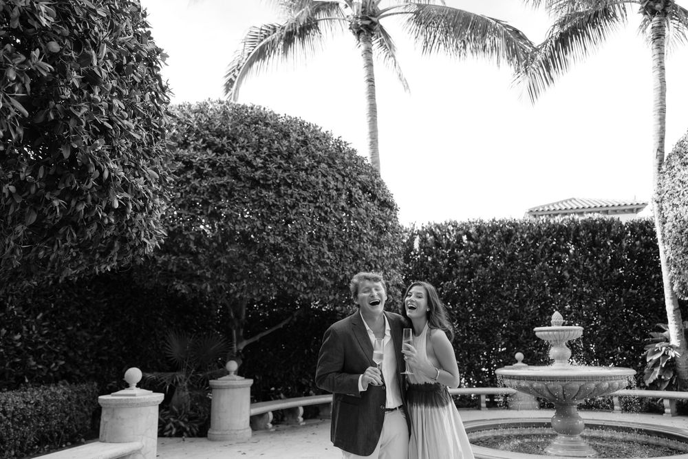 Proposal with greenery in Jacksonville, FL. Jacksonville Proposal Photographer, Jacksonville Engagement Photographer - Lindsay McDow Photo