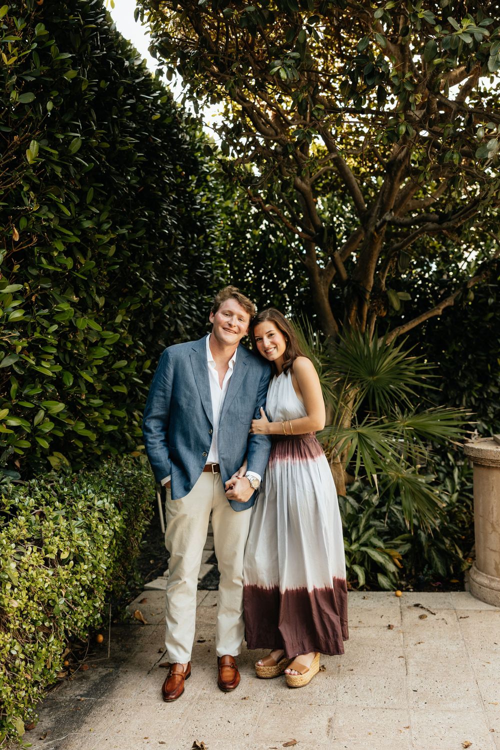 Proposal with greenery in Jacksonville, FL. Jacksonville Proposal Photographer, Jacksonville Engagement Photographer - Lindsay McDow Photo