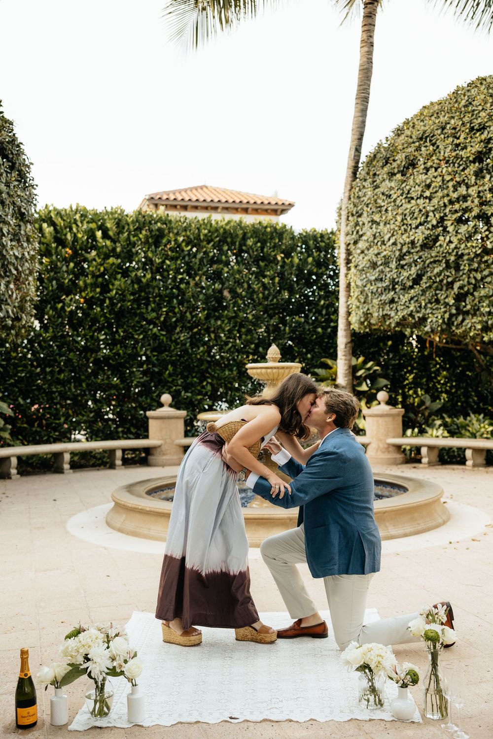 Proposal with greenery in Jacksonville, FL. Jacksonville Proposal Photographer, Jacksonville Engagement Photographer - Lindsay McDow Photo