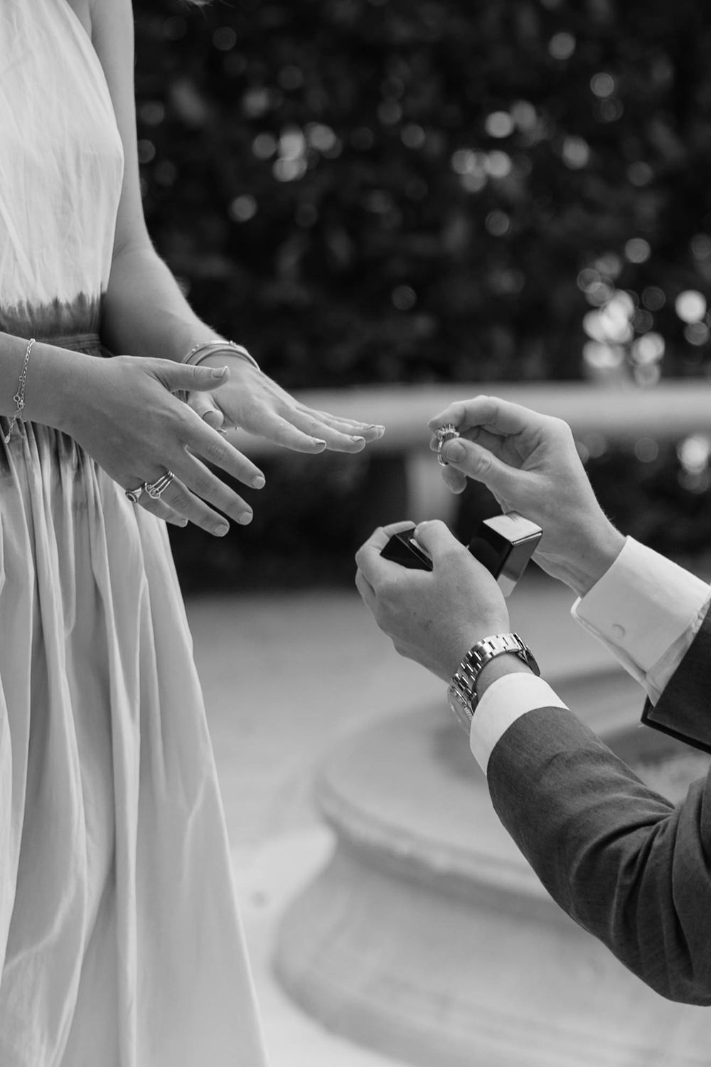 Proposal with greenery in Jacksonville, FL. Jacksonville Proposal Photographer, Jacksonville Engagement Photographer - Lindsay McDow Photo