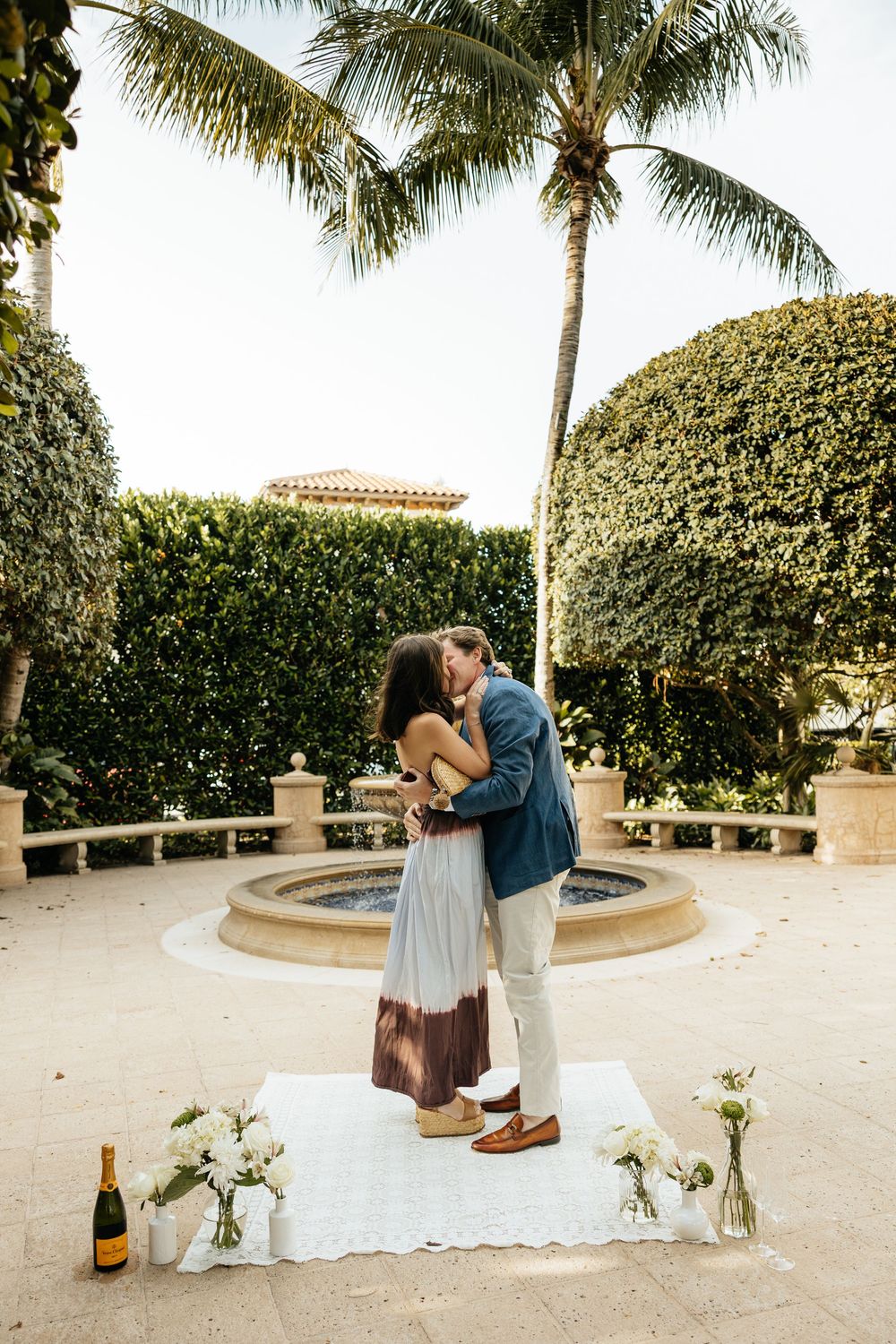 Proposal with greenery in Jacksonville, FL. Jacksonville Proposal Photographer, Jacksonville Engagement Photographer - Lindsay McDow Photo
