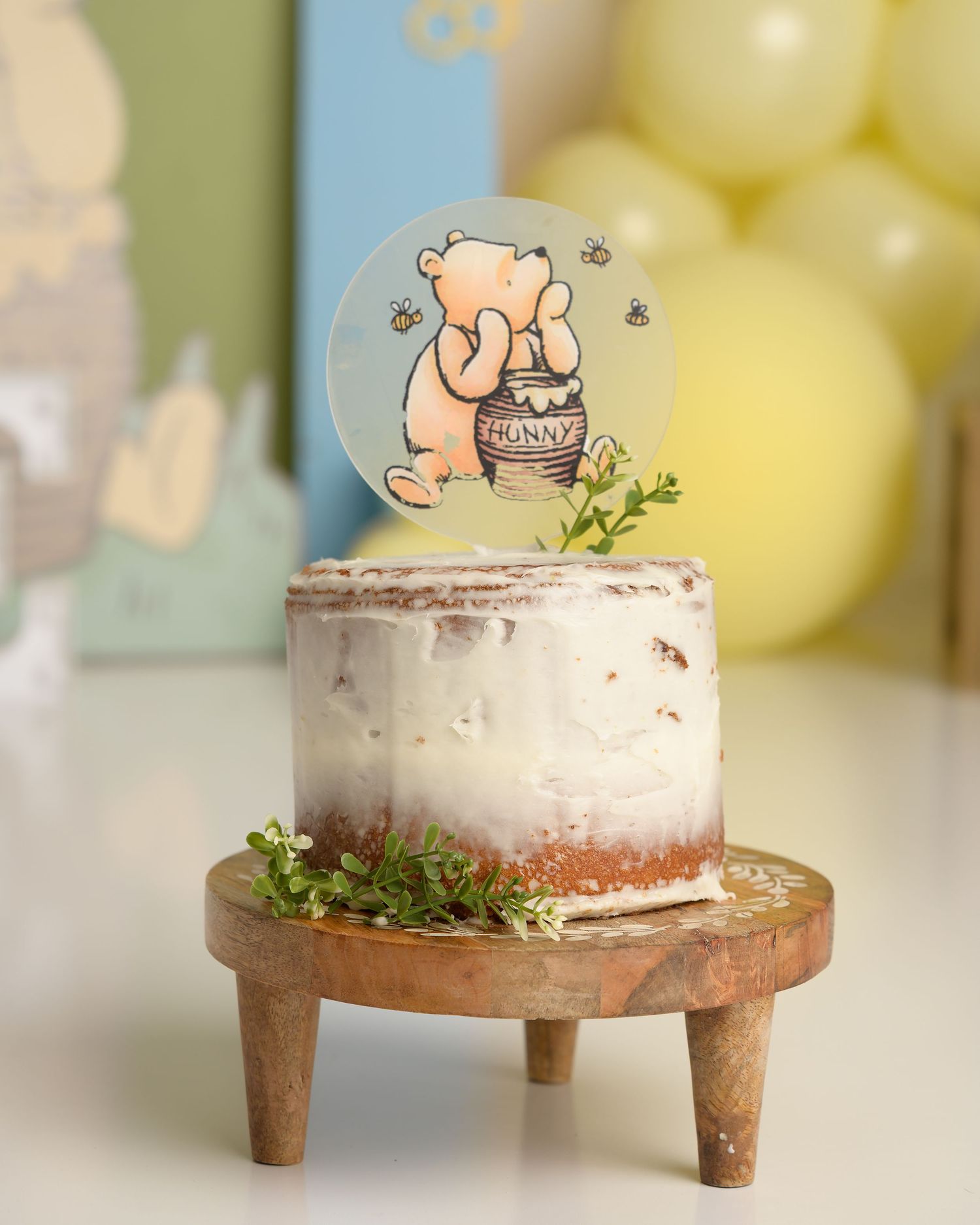smash cake included with first birthday photography session at Arianna's Creative Studio in Tampa, FL.