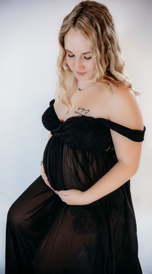 maternity photoshoot in Michigan