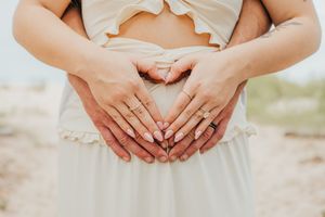 maternity photoshoot in Michigan
