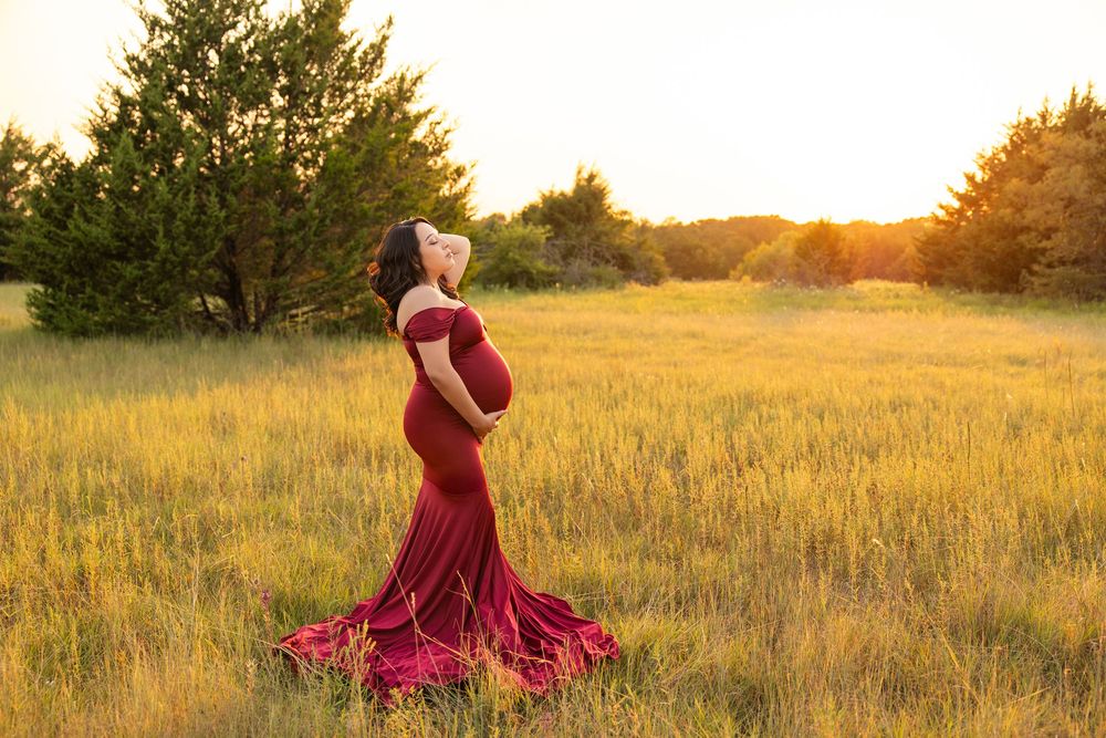 maternity session midlothian Texas mockingbird nature park sunset golden hour chicaboo dress client closet family photographer