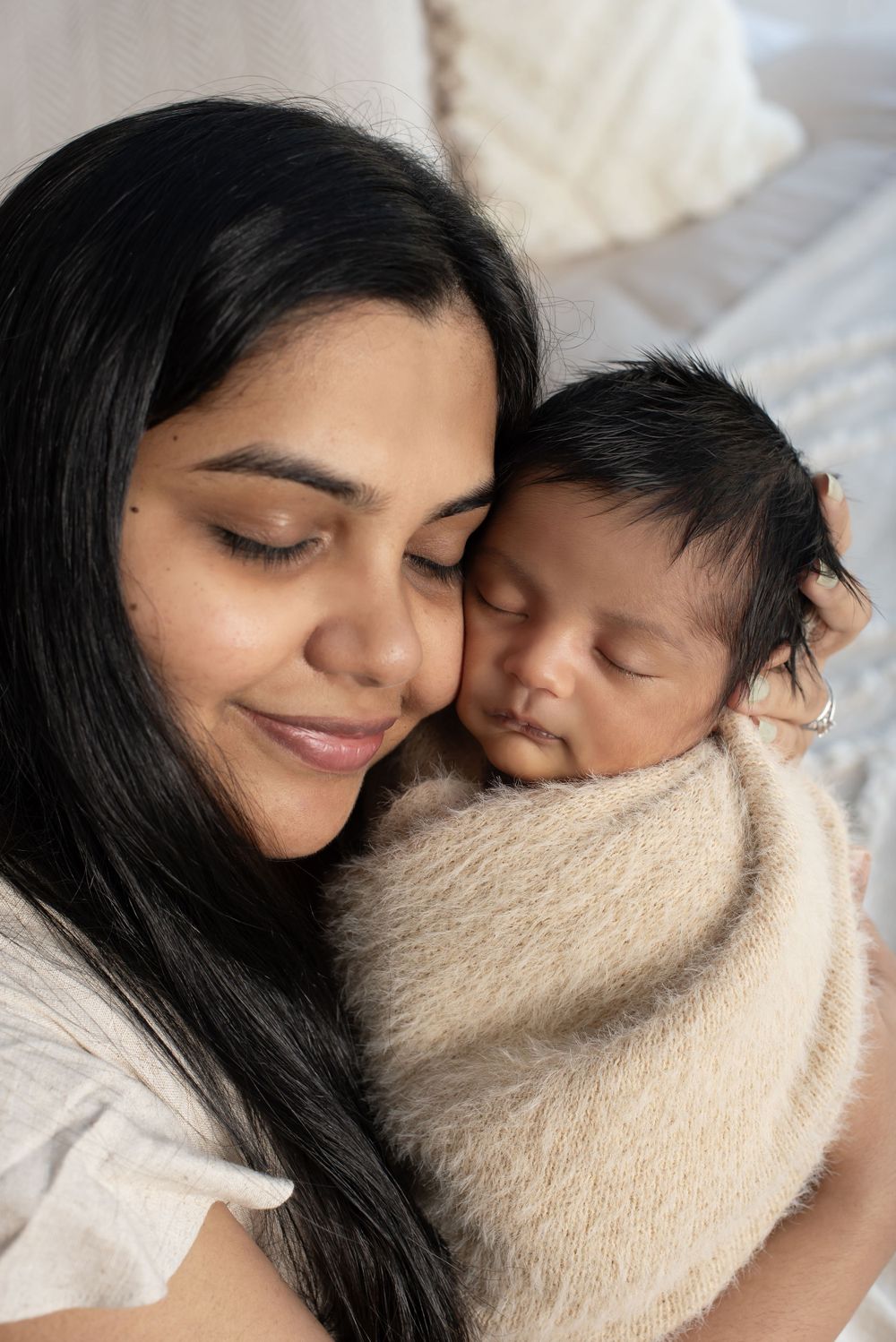 Melbourne Maternity, Newborn, Baby, Cake smash and family photographer located in South Morang Melbourne.
Baby Snapz is run by Melina Barlow