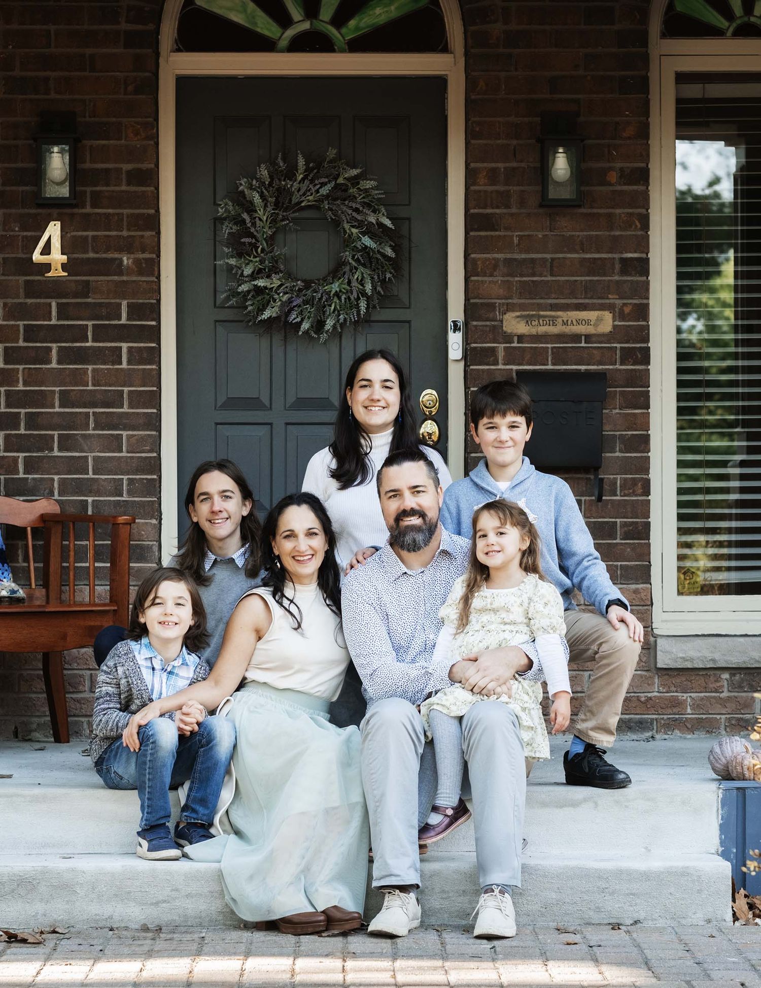 Portrait of Family, Natural light. Family Photography session. Outdoor photography. Happy. Canada. Ottawa