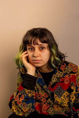 Portrait simple et doux d'une artiste sur Clermont-Ferrand