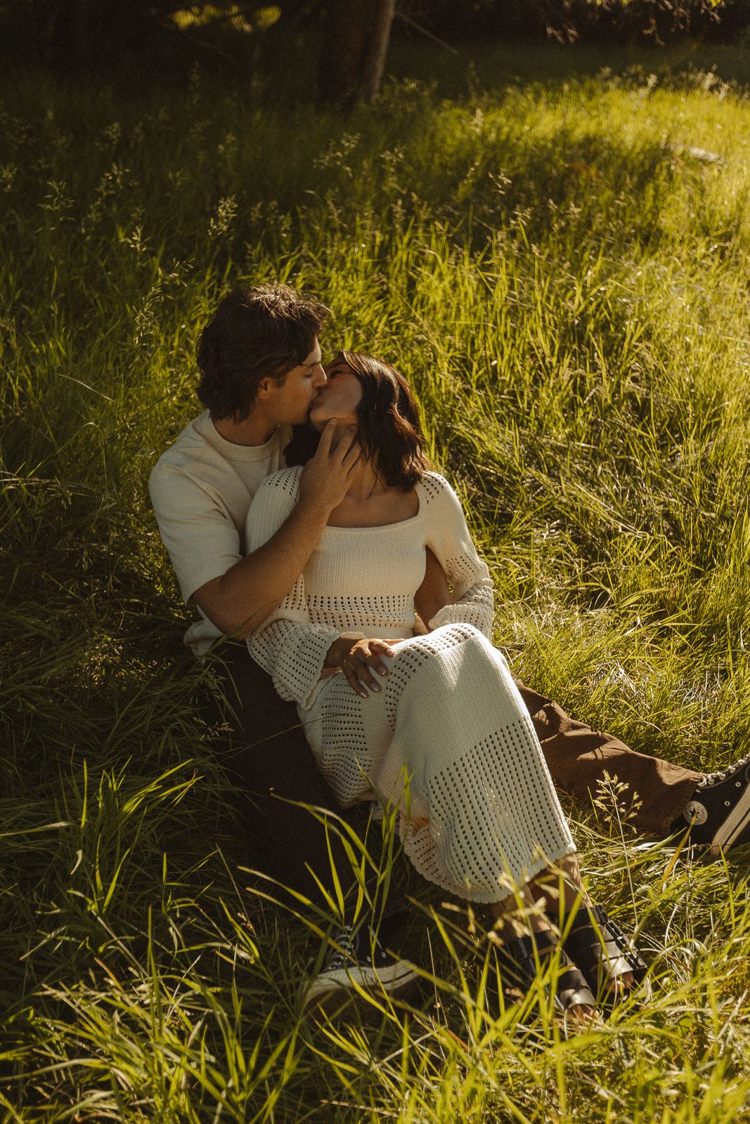 Peyton Hayez photography  candid dreamy warm cinematic forest elopements