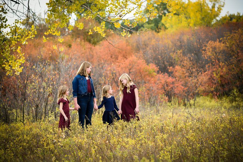 Photography Medicine Hat, Grad Photography Medicine Hat, Family Photos, Wedding Photos, Elkwater Family photos, Medicine Hat Photography,