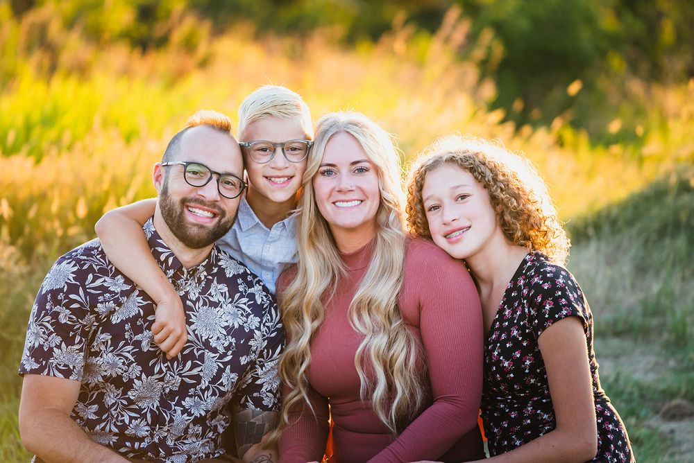 Photography Medicine Hat, Grad Photography Medicine Hat, Family Photos, Wedding Photos, Elkwater Family photos, Medicine Hat Photography,