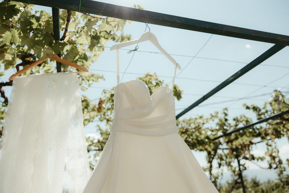 Authentic wedding moments in Croatia by a professional wedding photographer and videographer – Dubrovnik to Zagreb.