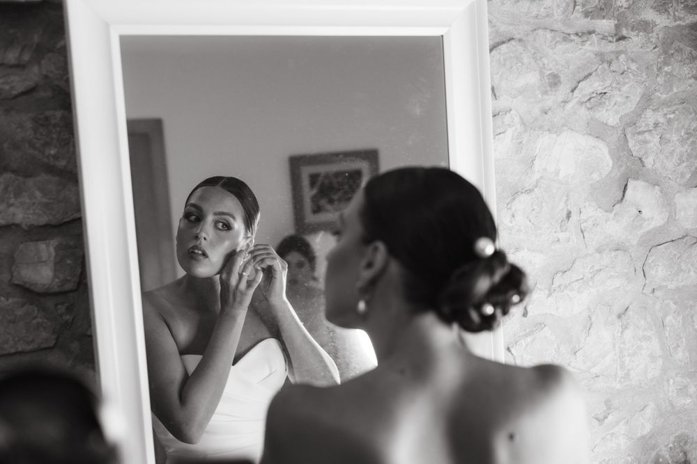 Authentic wedding moments in Croatia by a professional wedding photographer and videographer – Dubrovnik to Zagreb.