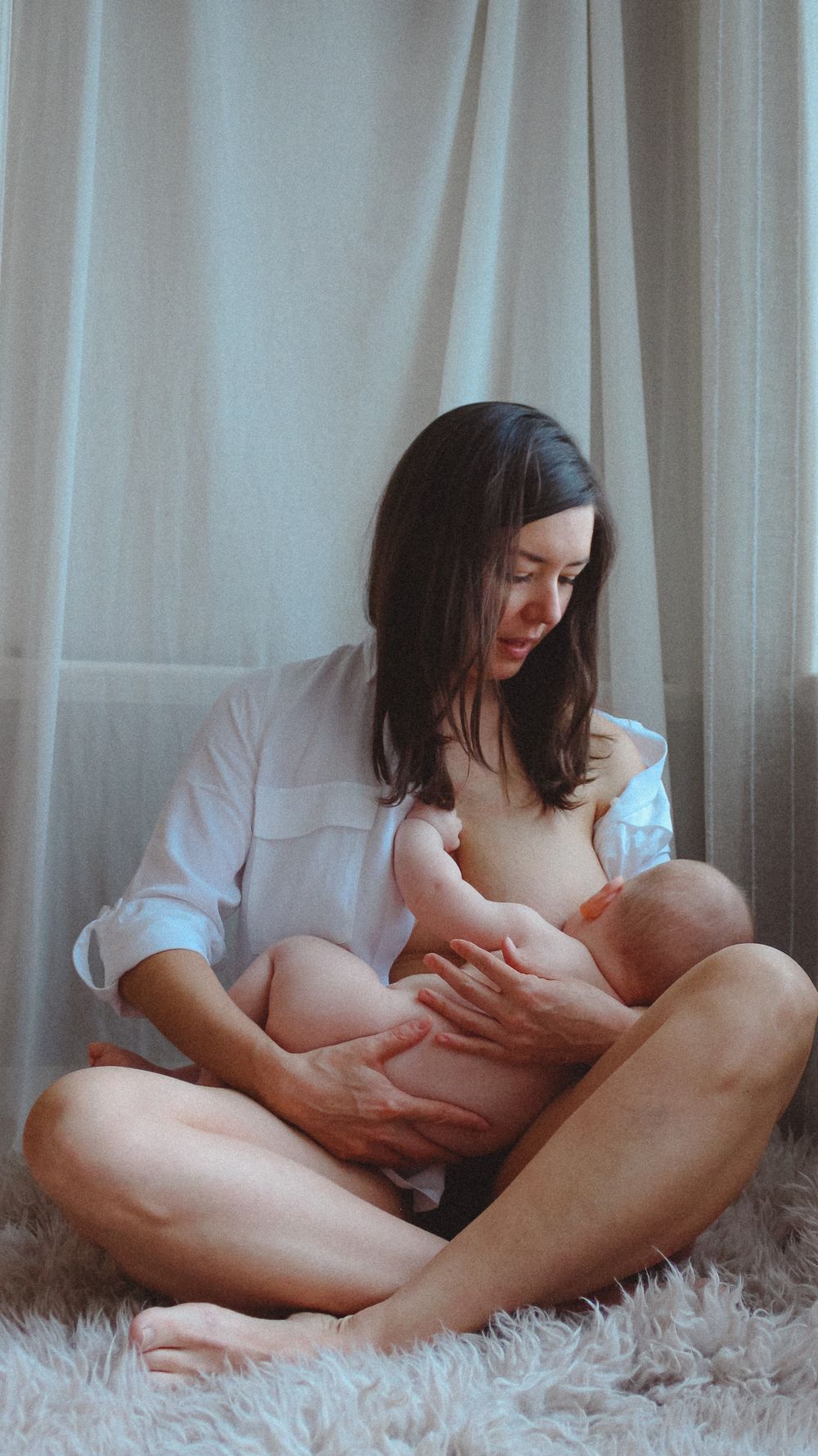 Vancouver Family and Motherhood Photographer offering candid, natural Sessions for pregnancy, newborn, breastfeeding, mommy and me sessions.