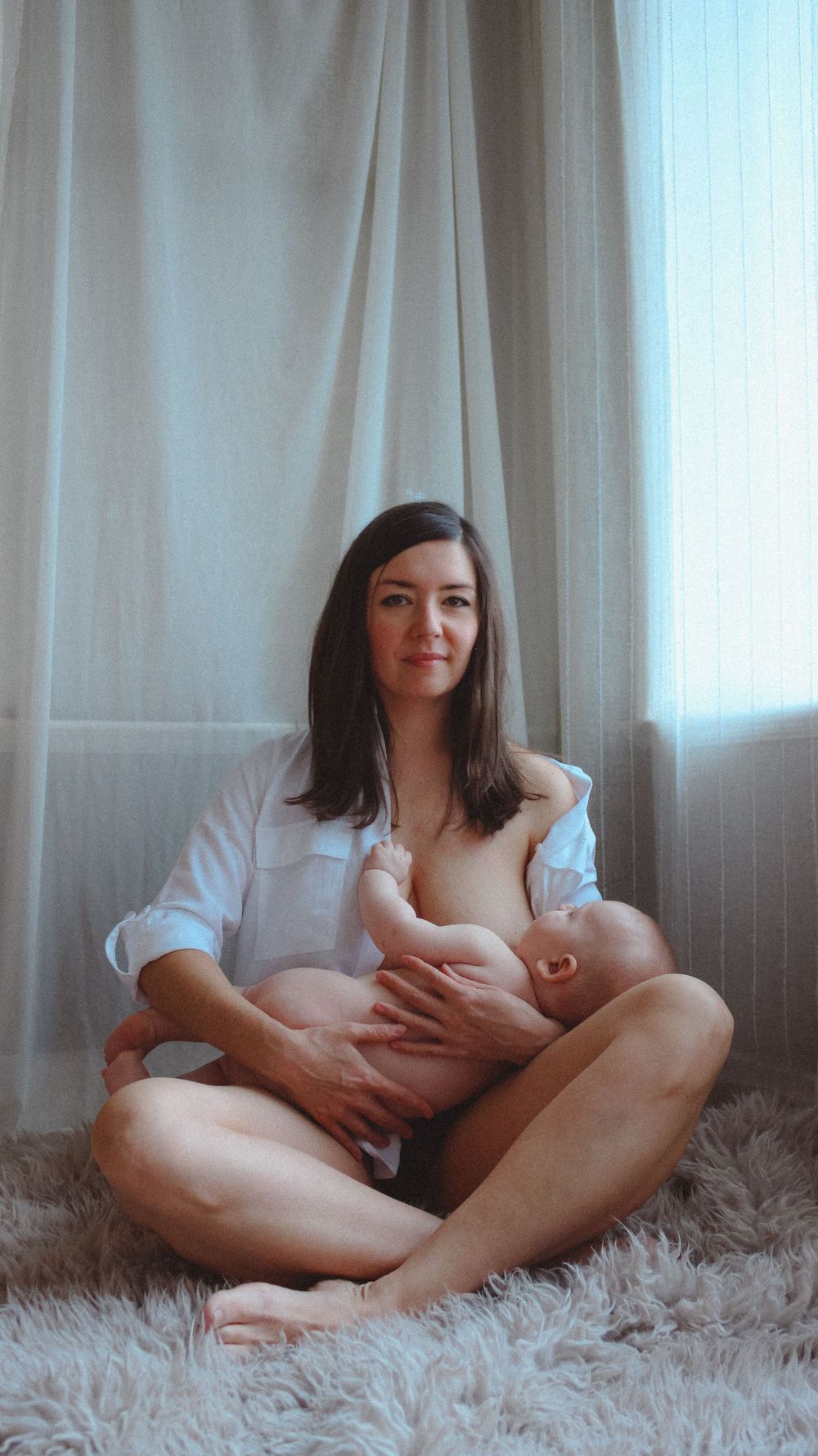 Vancouver Family and Motherhood Photographer offering candid, natural Sessions for pregnancy, newborn, breastfeeding, mommy and me sessions.