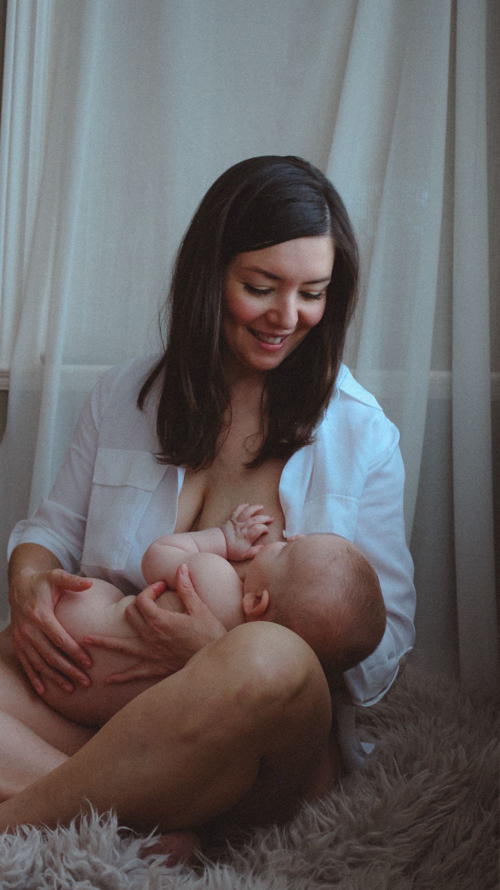 Vancouver Family and Motherhood Photographer offering candid, natural Sessions for pregnancy, newborn, breastfeeding, mommy and me sessions.