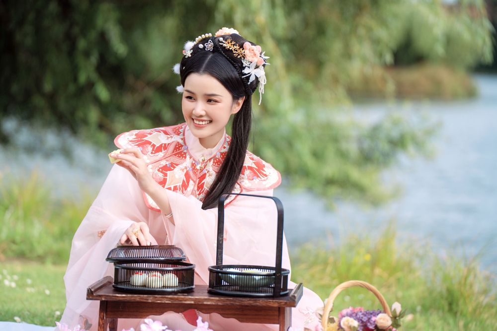 Natural and sweet solo photography in a strawberry rabbit Hanfu at Western Springs, by Imagine Image Studio Auckland.