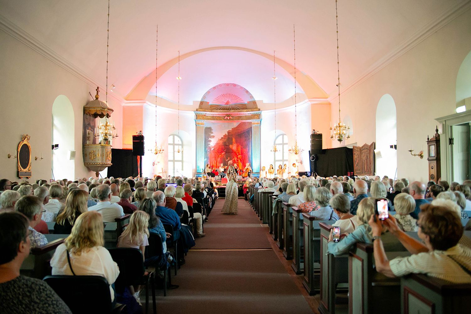 Sommarkonsert i Sankt Anna 2024. Peter Johansson och Matilda Grün. Fotograf Rebecca Nordin.