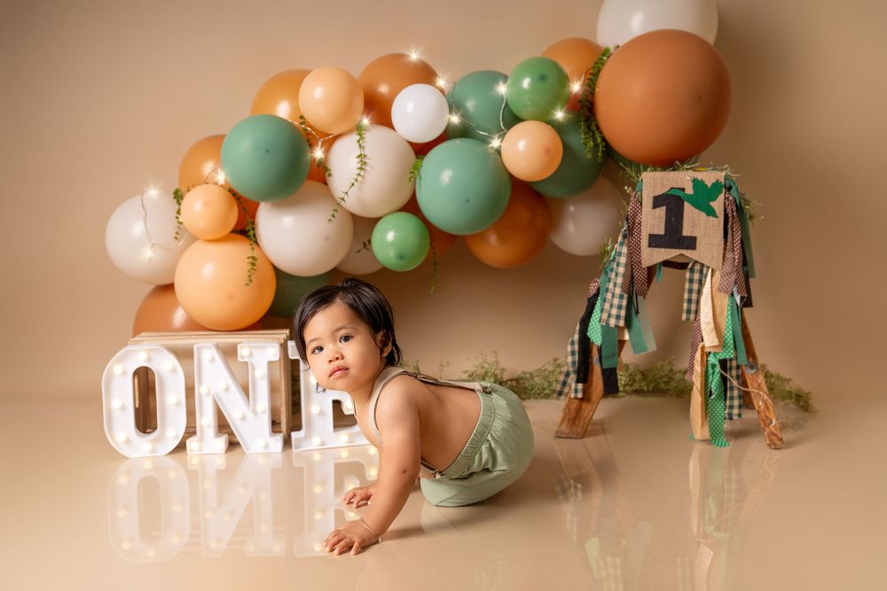 Simi Valley cake smash photographer, Woodland Hills cake smash photos, baby birthday photos Los Angeles