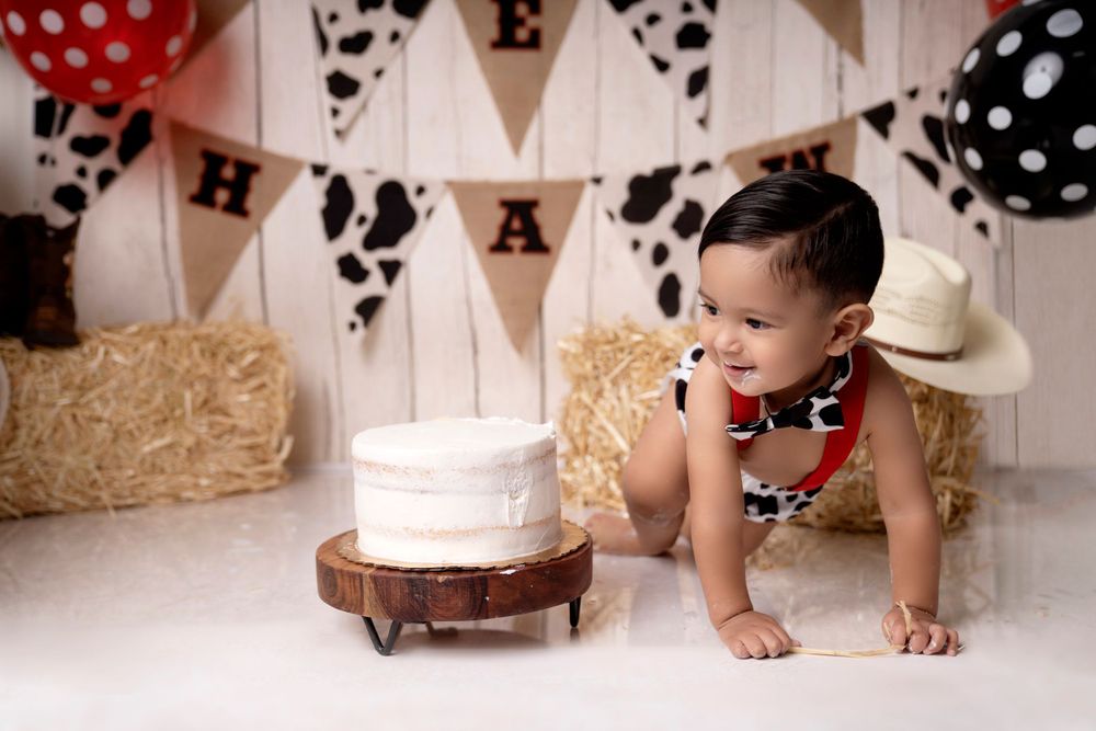 Simi Valley cake smash photographer, Woodland Hills cake smash photos, baby birthday photos Los Angeles