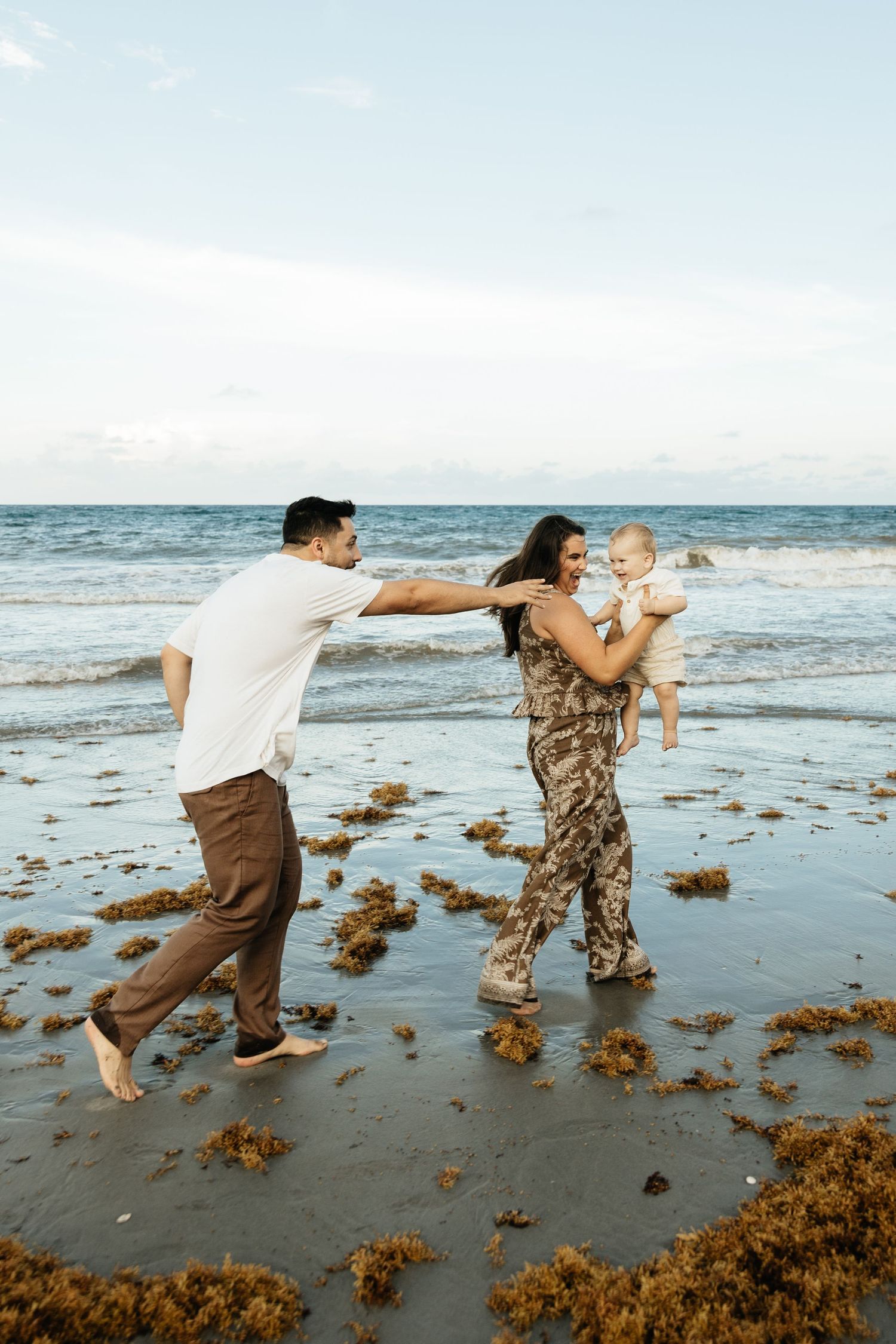 Playful Jacksonville Beach family photos. Jacksonville Family Photographer, Duval County Family Photographer - Lindsay McDow Photography
