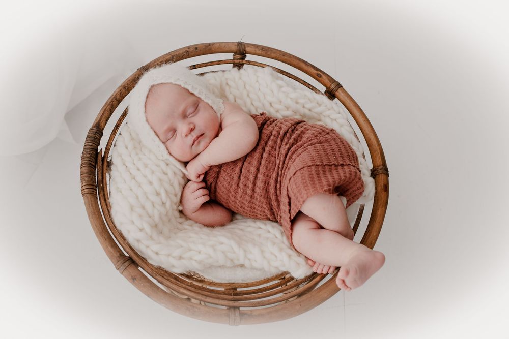 St. Louis and St. Charles County Maternity, Newborn, Family Photography and Postpartum Doula