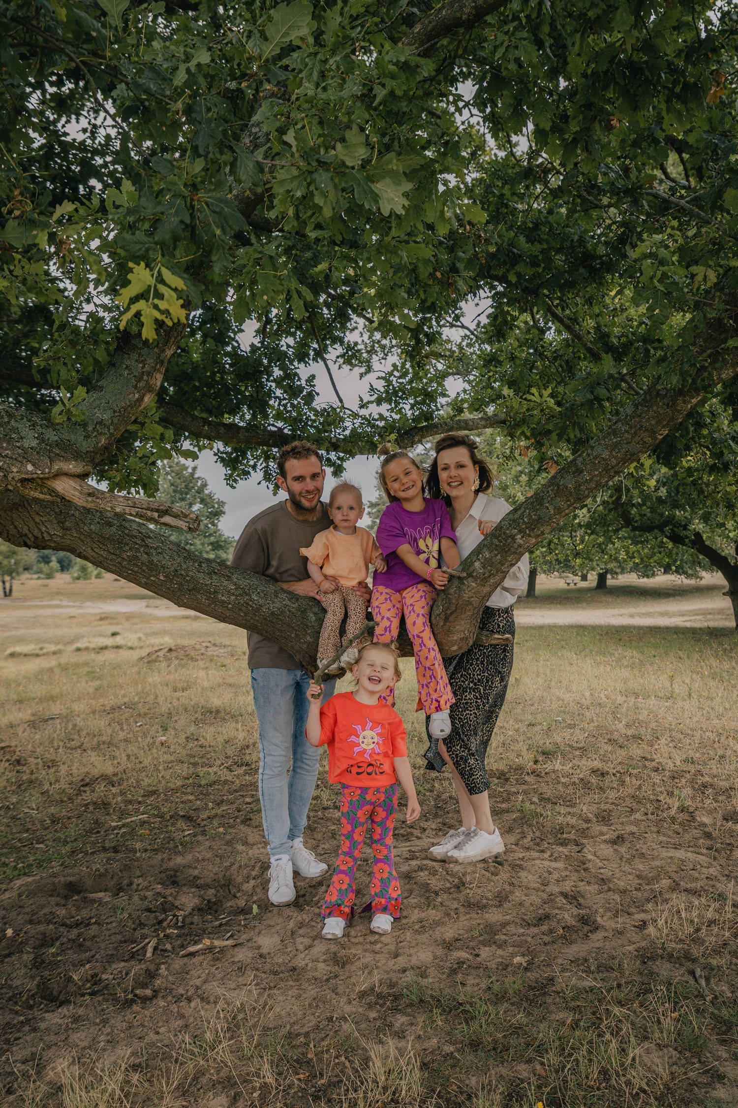 Fotograaf Friesland kale duinen appelscha natuurlijk spontaan groepsfoto's en individuele portretten kinderen grote groepen verbinding