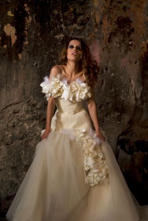 Fotografía de moda nupcial con diseños y estilos de novia elegantes,Costa del Sol, Marbella, Nerja y Málaga por Roberto Centurión