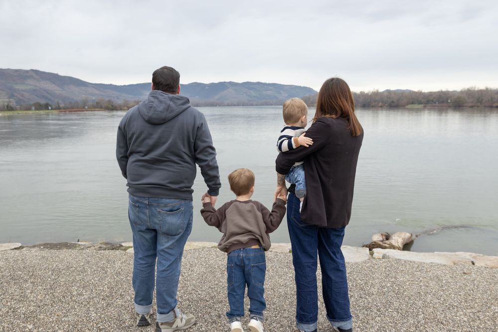 Naissance, drôme, vaucluse, valence, rhône-alpes, photographe, famille, bébé, grossesse, nouveau-né, bain enveloppé, bain de lait, famille