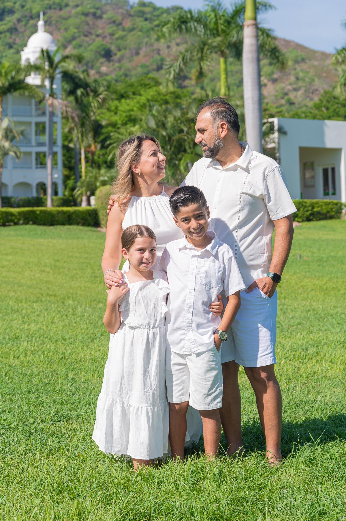 Family photo session in Playa Hermosa, Costa Rica