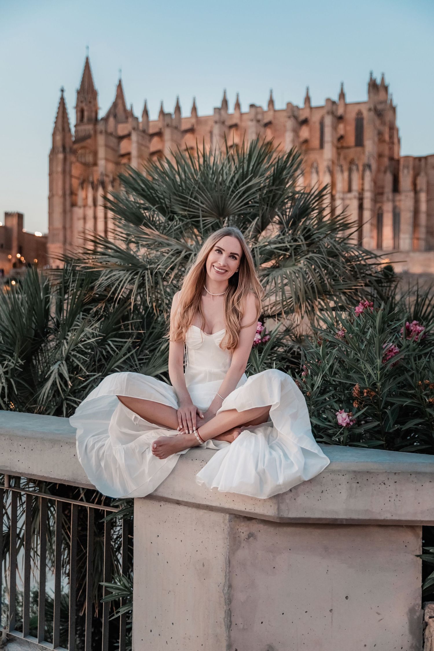 portrait photo session by Cathedral de Palma de Mallorca.