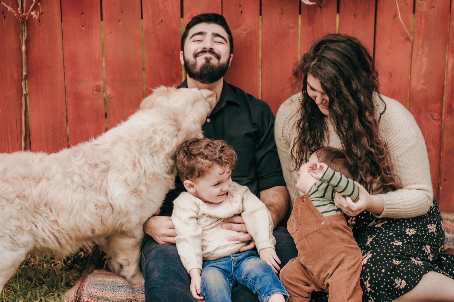 Cute Family Photos with thier dog.
