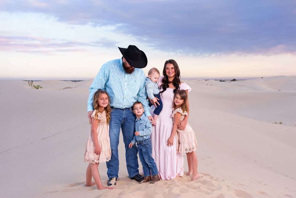 midland tx photographer photographers midland tx monahans sandhills family session family session monahans sunrise session family photoshoot