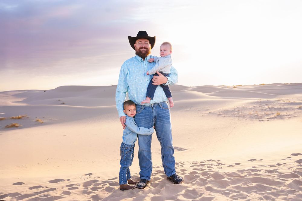 midland tx photographer photographers midland tx monahans sandhills family session family session monahans sunrise session family photoshoot