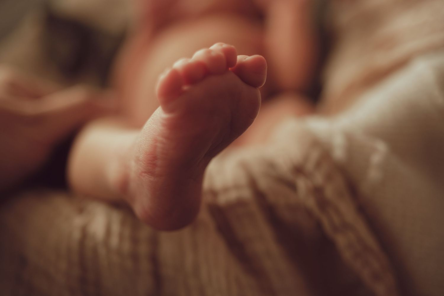 alt="Lafayette newborn photography session in-home"