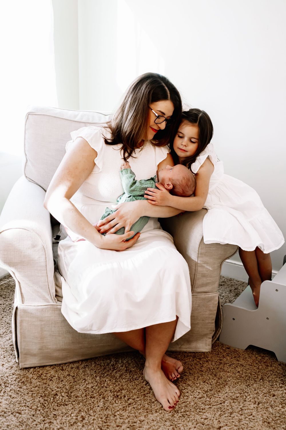 Newborn photographer in Richmond, Virginia. Now booking sessions for lifestyle and traditional in-studio newborn session. RVA. Newborn photo