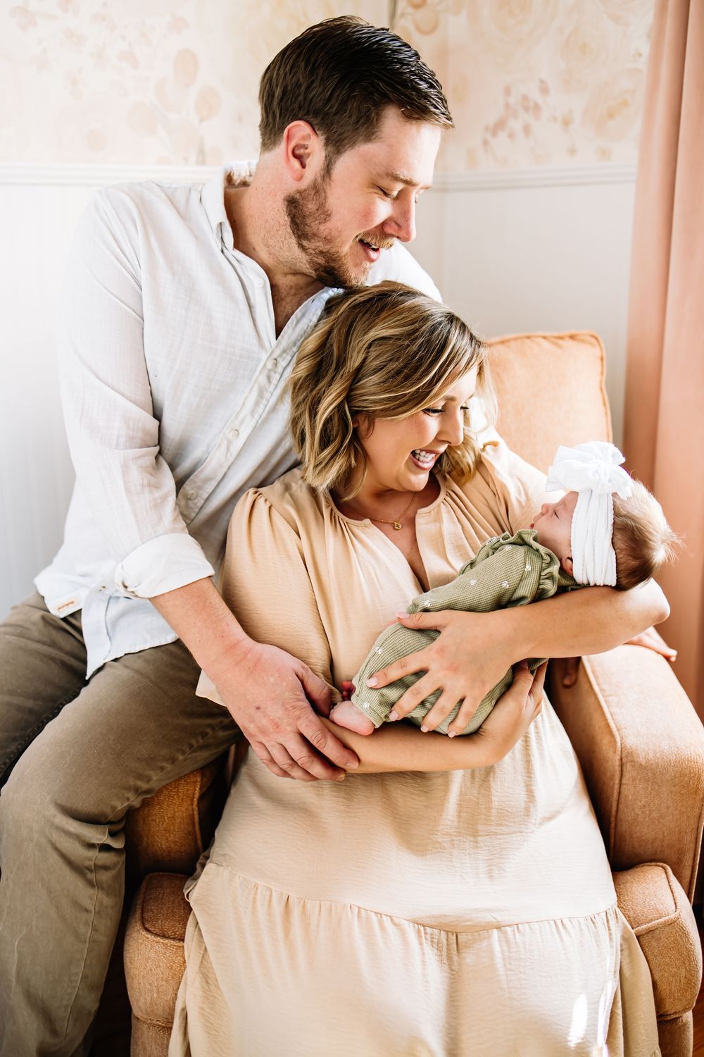 Newborn photographer in Richmond, Virginia. Now booking sessions for lifestyle and traditional in-studio newborn session. RVA. Newborn photo