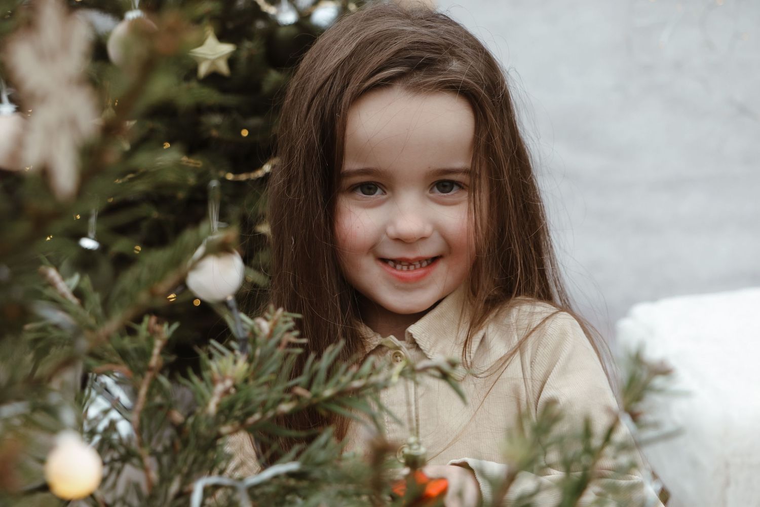 Christmas Mini Sessions, family Portraits, Coventry and Warwickshire Photographer, family photography, siblings, Christmas