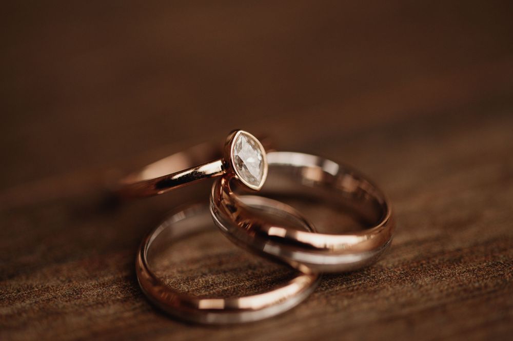 Alianzas originales para novios diferentes