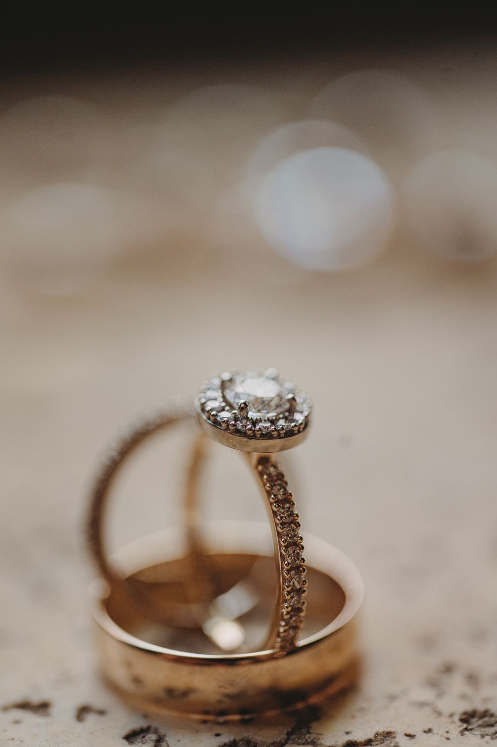 Alianzas originales para novios diferentes